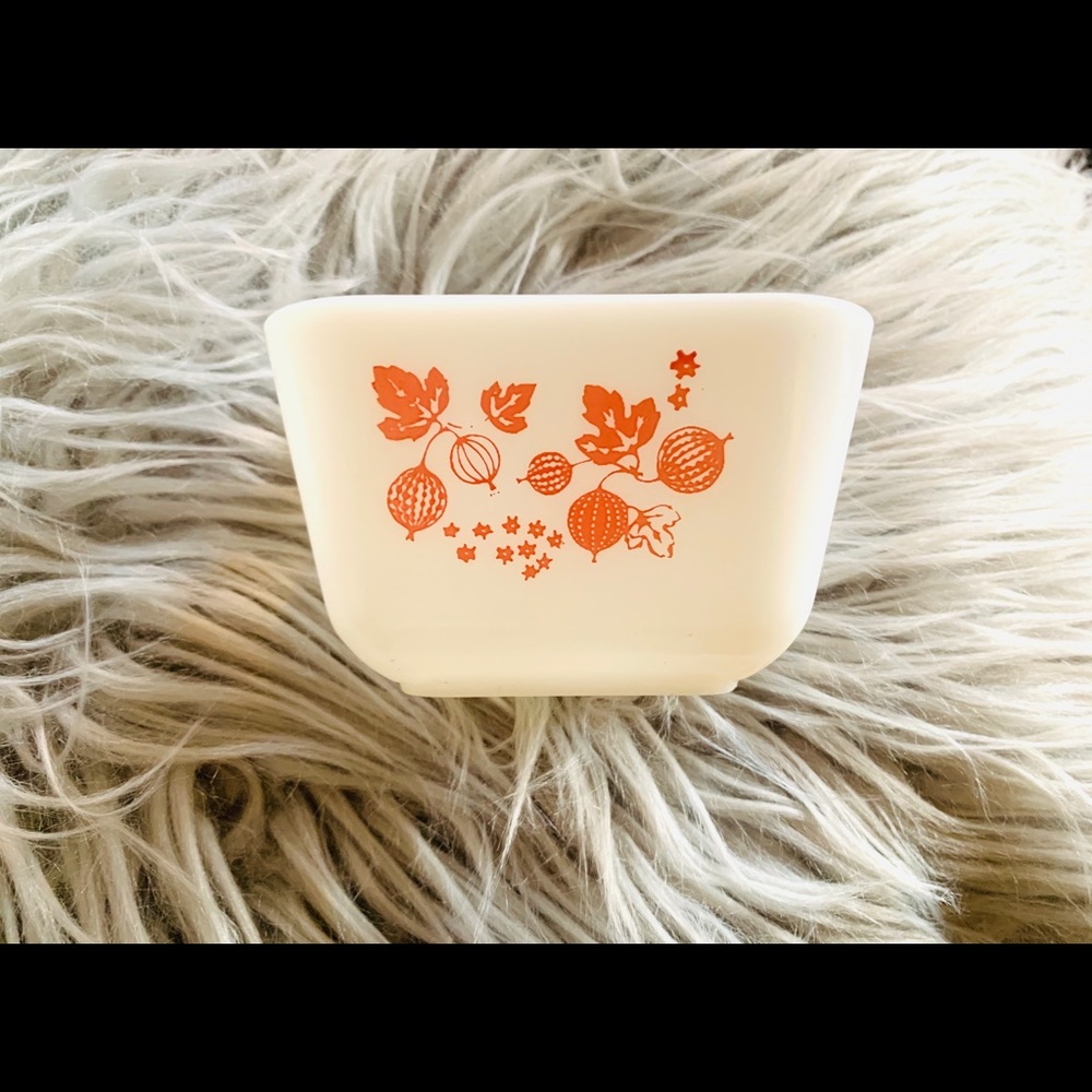 Vintage Pink Pyrex Gooseberry 502 Dish